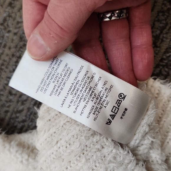 We The Free Theo Sweater Size Small - Picture 14 of 15